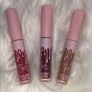 🔥KYLIE JENNER TRAVEL TRIO🔥